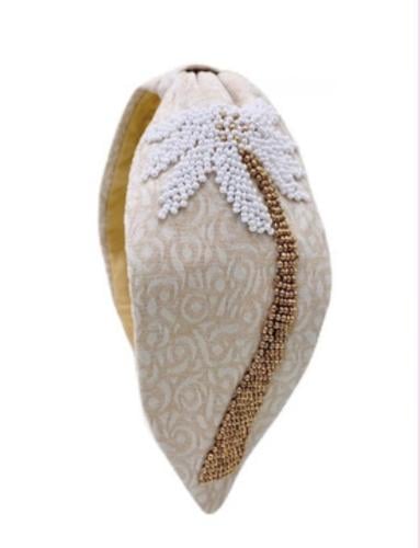 طوق شعر مشغول بالشك اليدوي