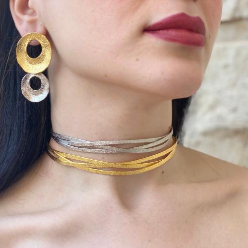 عقد شوكر مطلي بتصميم مميز