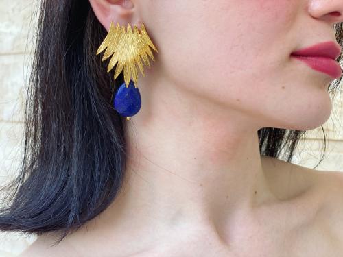 اقراط اذن مع احجار طبيعية لون كحلي