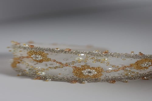 طوق شعر بتصميم مميز والشك اليدوي