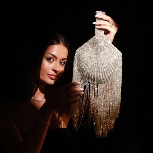 حقيبة يد بالشيك اليدوي