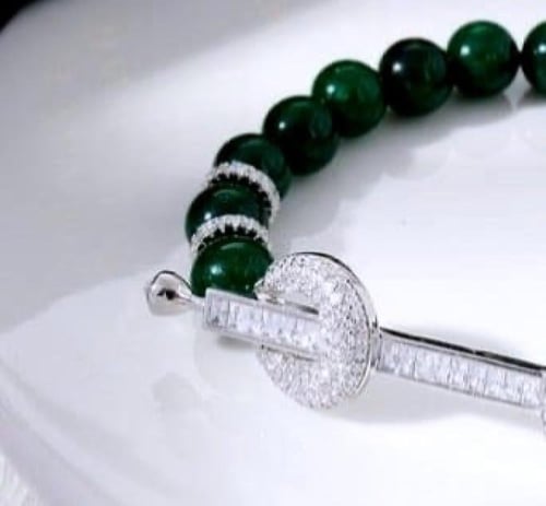 شوكر انيق من الاحجار والزركون الفاخر (لون المعدن ف...