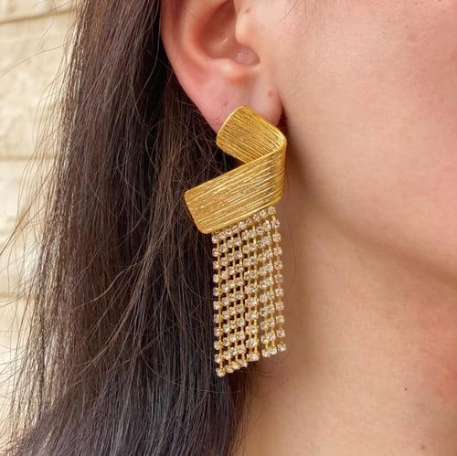 اقراط اذن مع كريستال