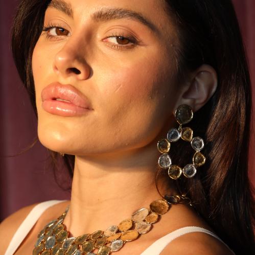 اقراط اذن مطليه بتصميم مميز