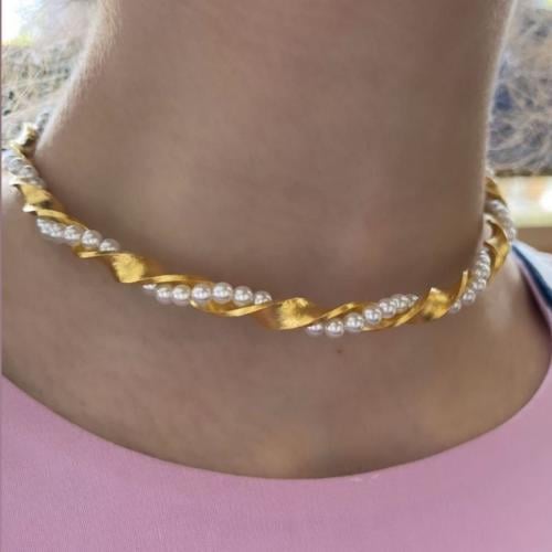 شوكر راقي مطلي ومزين باللؤلؤ الصناعي