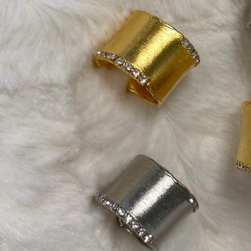 خاتم مطلي مزين بالزركون