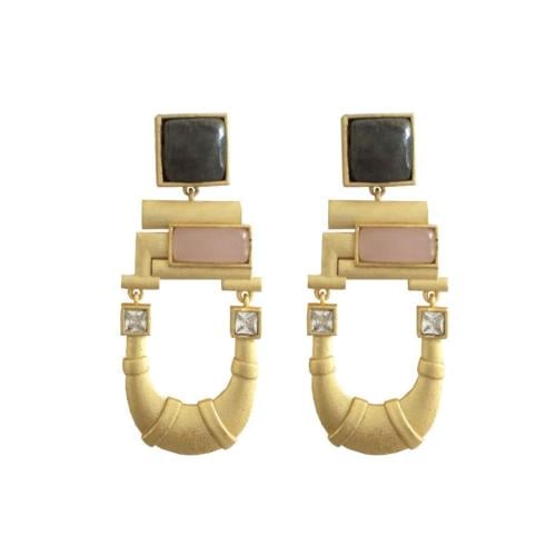 اقراط اذن بالاحجار الطبيعية