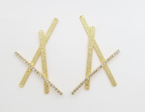 اقراط اذن مع كريستال