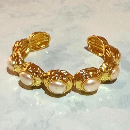 سوار انيق مطلي ومزين باللولو الزراعي