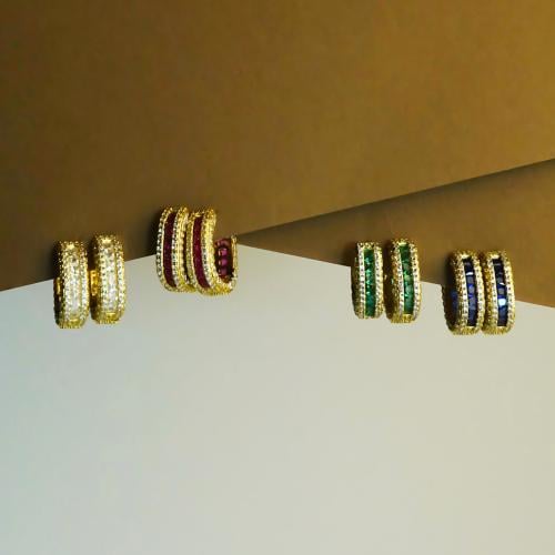 أقراط ذهبية صغيرة مطلية بالذهب، مرصعة بزركون فاخر...