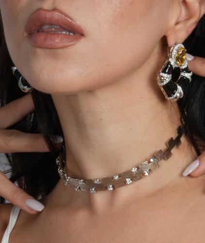 عقد شوكر مربعات مع كريستال