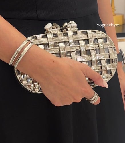 حقيبة يد فاخرة باللون السيلفر