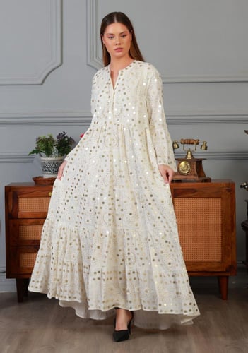 فستان طويل بشك مرايات