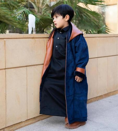 فروه ولادي بلاسم معا اطراف جلد