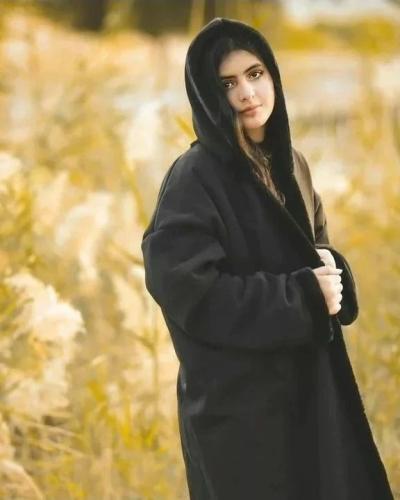 فروه شتوي بناتي نسائي اسود بلاسم