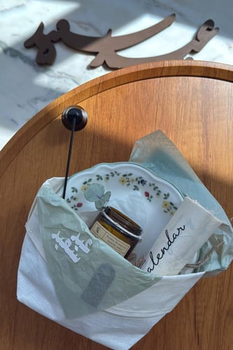 ‏سلة قماش بيضاء