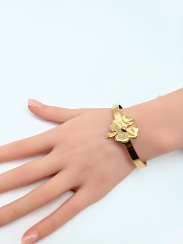 سوارة وخاتم تصميم عصري - مستوحى