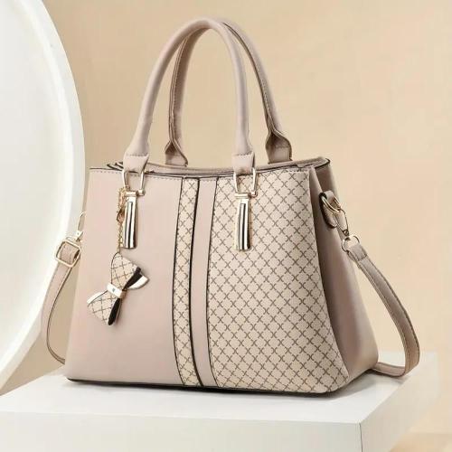 حقيبة يد شيك