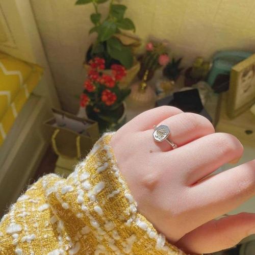 خاتم بتصميم انيق بالاسم