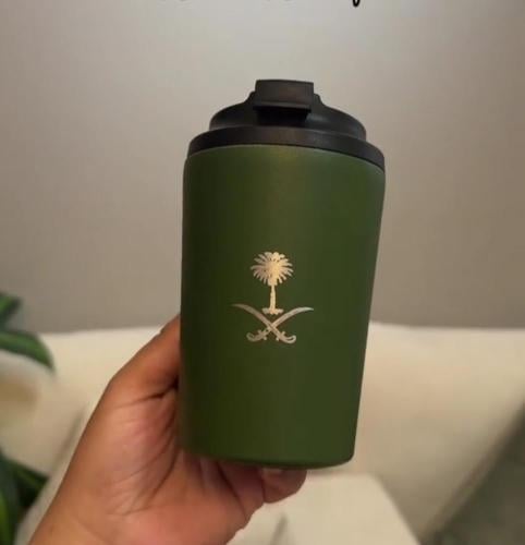 كوب سيفين ونخلة