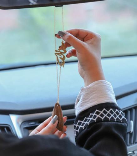 تعليقه سياره مع رئحة العود