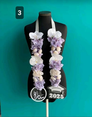 عقد تخرج ورد صناعي 2025