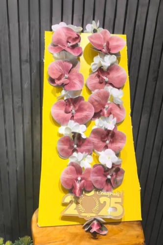 عقد تخرج 2025