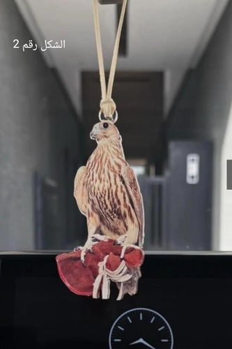 تعليقه الصقر اكريلك