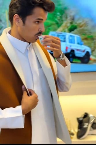 سديري اسود فرو فاخر