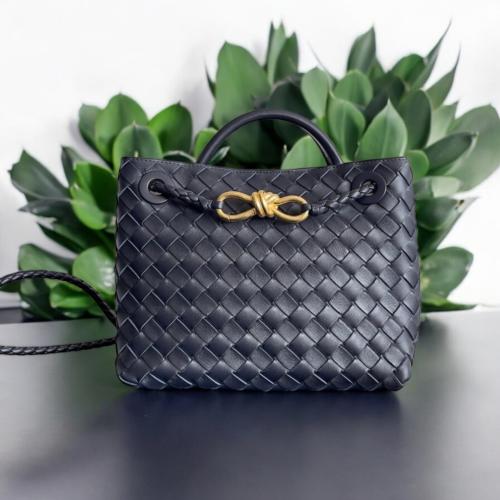 Andiamo bag with signature knot detail