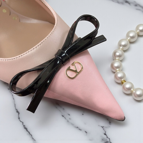 SS Pink Bow Heels with V Logo