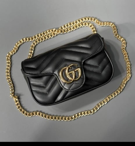 شنطة كتف نسائية فخمة سوداء بسلسلة ذهبية – حقيبة نس...