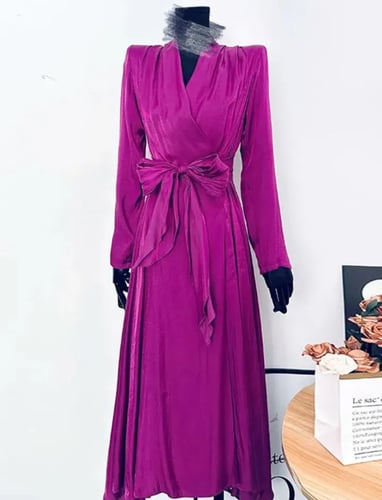 فستان نسائي طويل أنيق