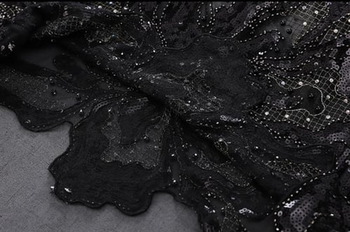 بلوزة مطرزة شك