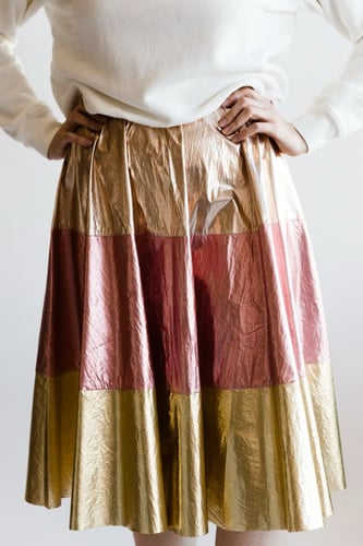 تنورة ملتوية Manoush معدنية، تصميم طبقات باللونين...