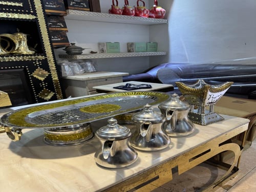 طقم دلال مع صينيه ومدخن استخدام