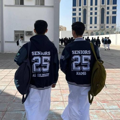 جاكيت سينيور تخرج 2025 مطرزة بالاسم