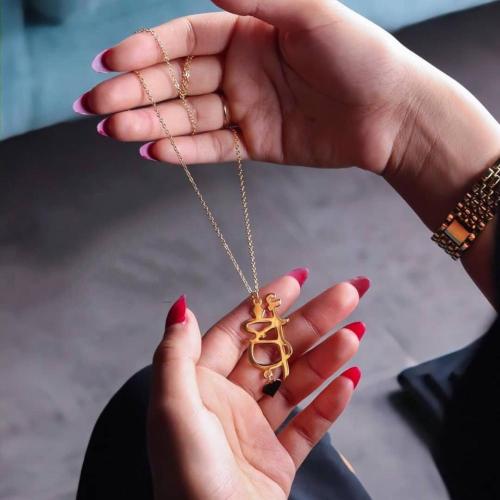 تعليقة سيارة نسائية لون ذهبي