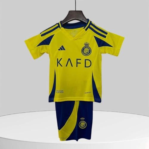 طقم مستوحى تصميمة من طقم نادي النصر الرسمي ولادي 2...