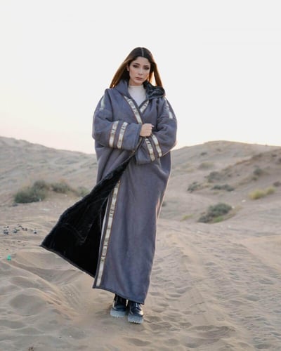 فروات نسائية شتوية ملكية مبطنة ب فرو