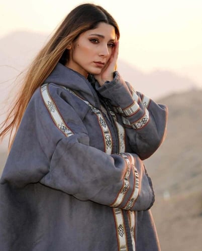 فروات نسائية شتوية ملكية مبطنة ب فرو