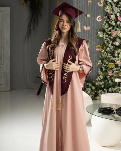 عبايات تخرج 2025