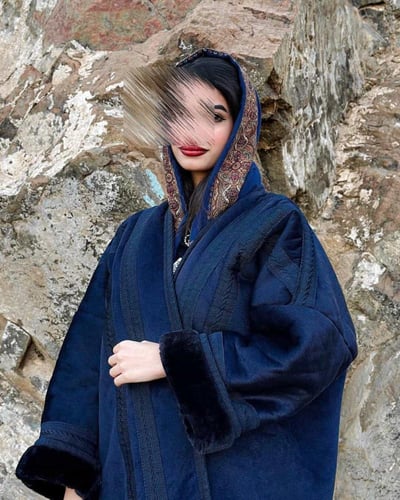 فروه نسائي لون كحلي مخصصة بالاسم