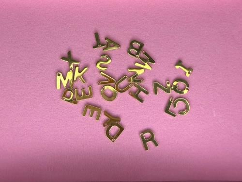 حروف مطلية ذهب عيار 18