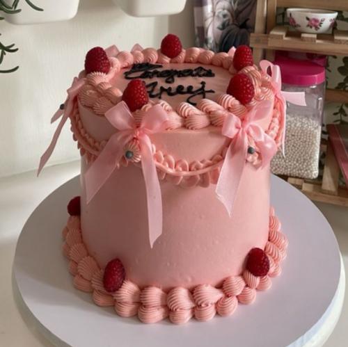 كيك 6 انش طبقتين