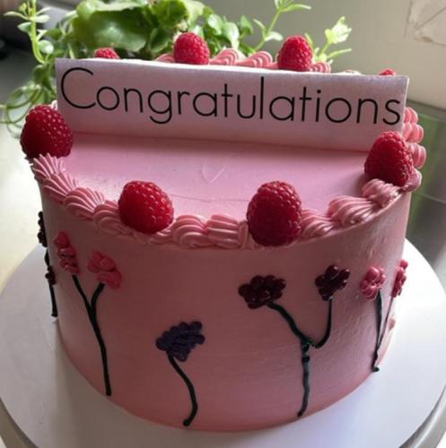 كيك 8 انش طبقتين