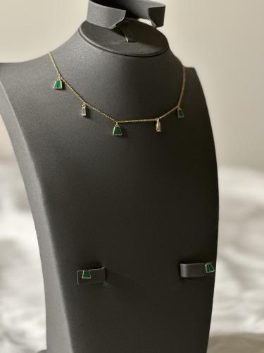 Green choker