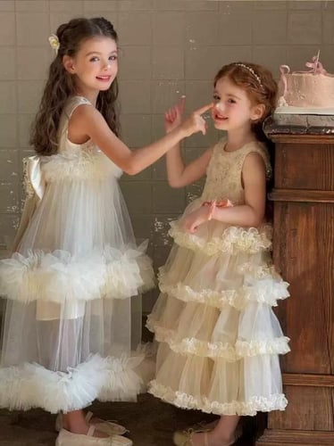 فستان كارلا