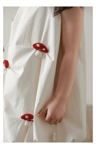 فستان ابيضّ ماشروم