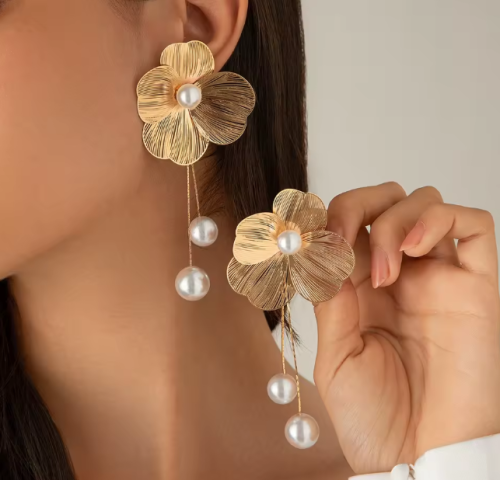 Ginkgo Flower with Pearl Earring Gold